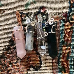 Wire wrapped crystals